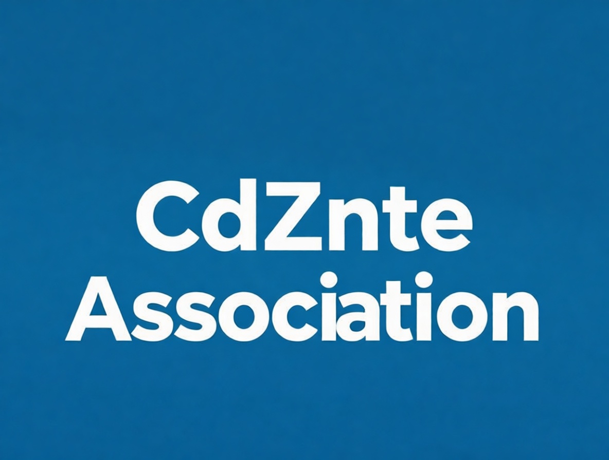 What is the impact of electrode material contamination on CZT detector performance?